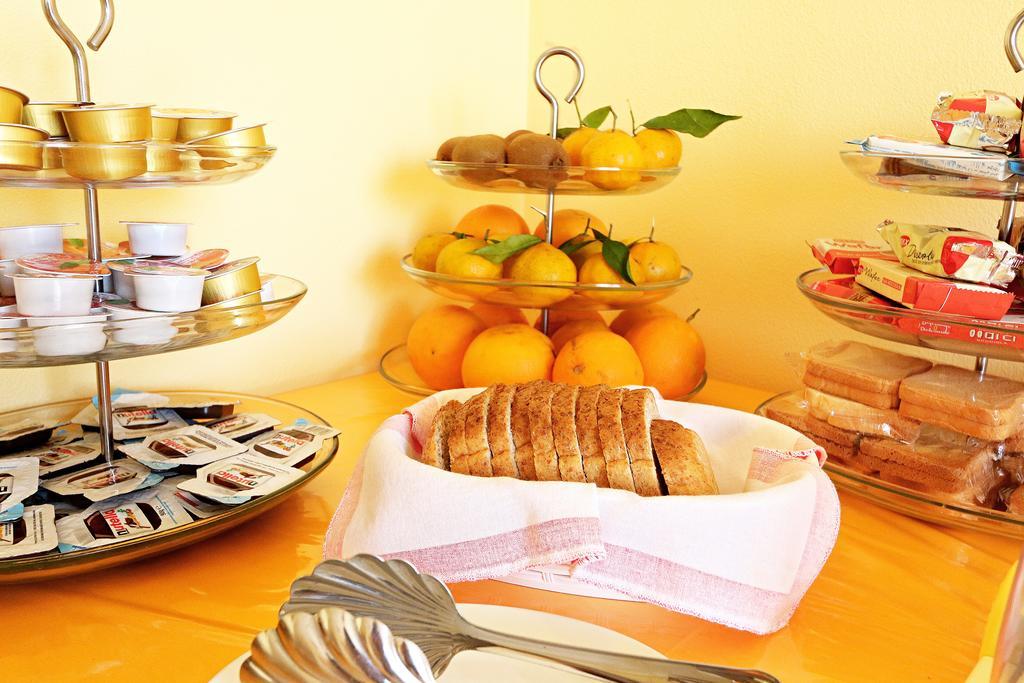 Kosmos Bed & Breakfast Syracuse ภายนอก รูปภาพ
