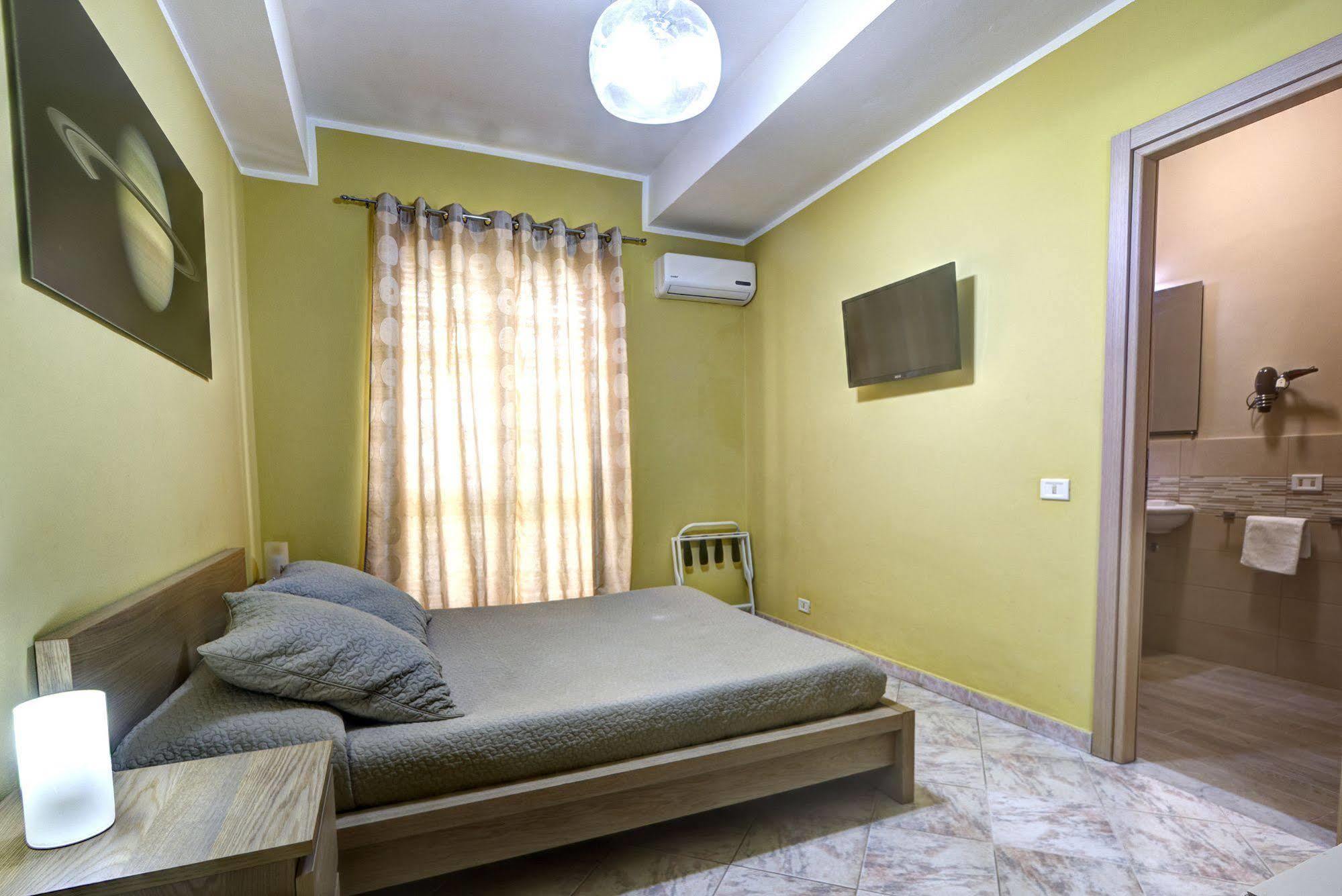 Kosmos Bed & Breakfast Syracuse ภายนอก รูปภาพ