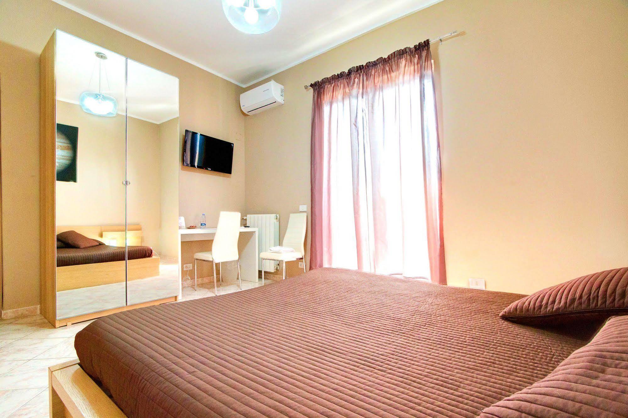 Kosmos Bed & Breakfast Syracuse ภายนอก รูปภาพ