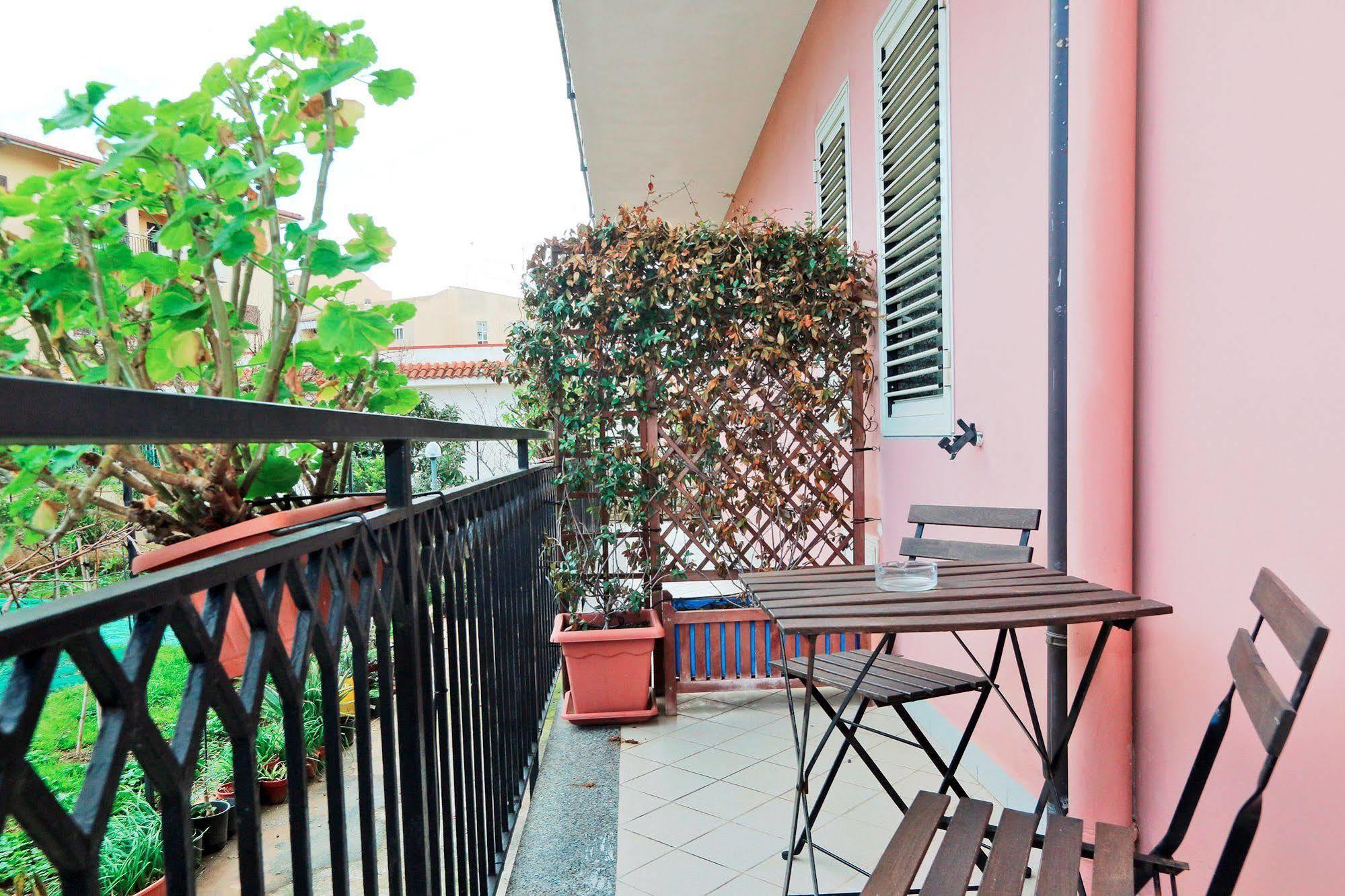 Kosmos Bed & Breakfast Syracuse ภายนอก รูปภาพ